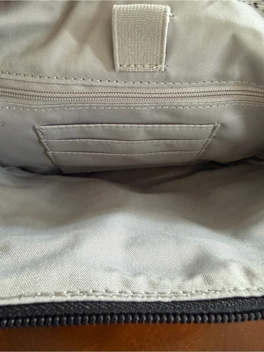 Baggallini Black Women’s Crossbody Organizer Messenger Bag - Picture 2 of 5